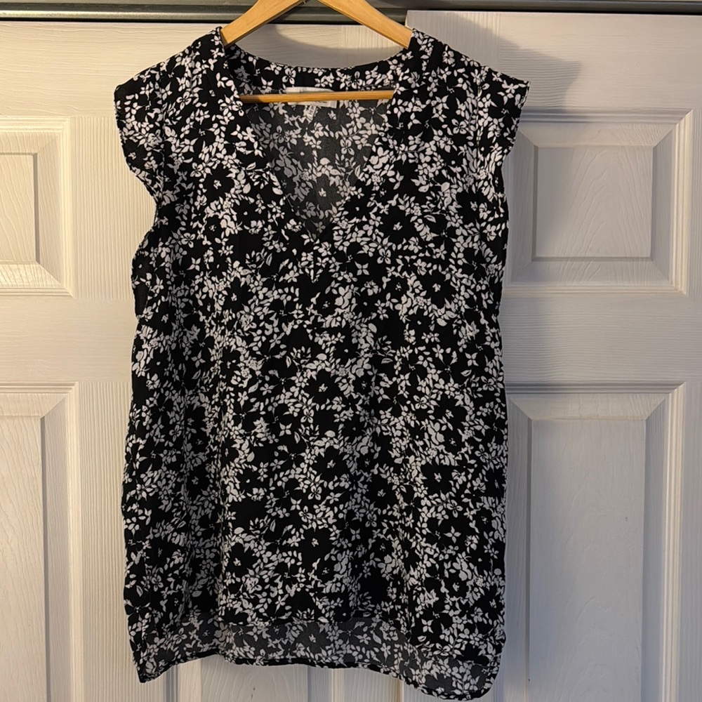 Wayf Black and White Floral Blouse